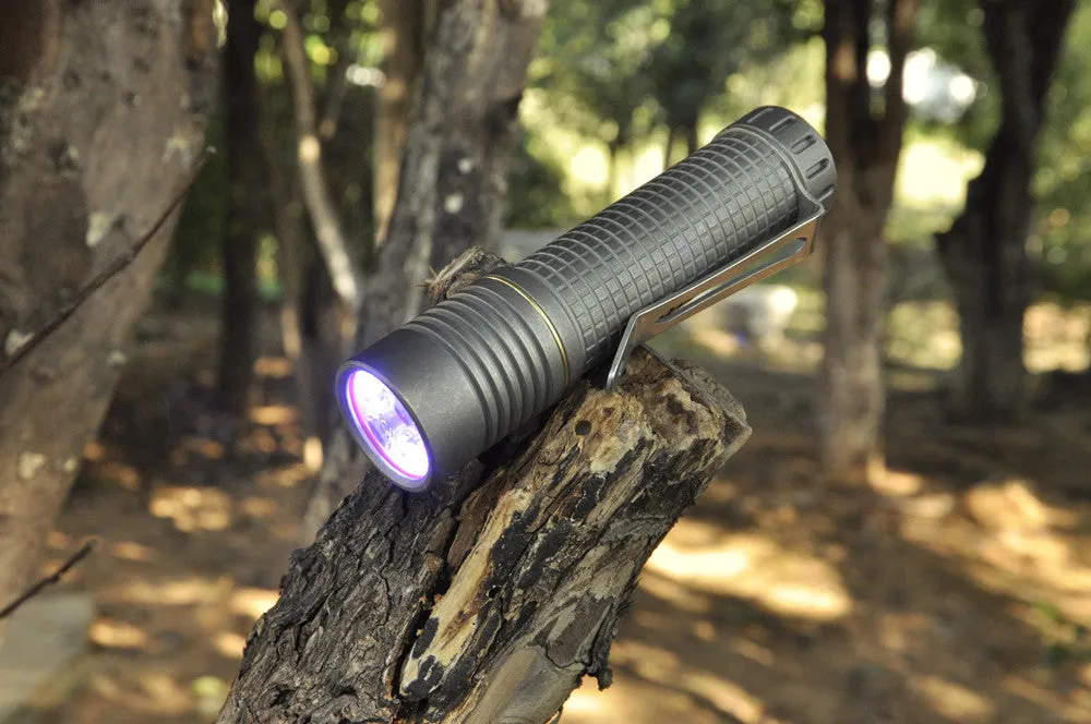 Maeerxu XT4 21700 519A 4000 Lumens Titanium Flashlight