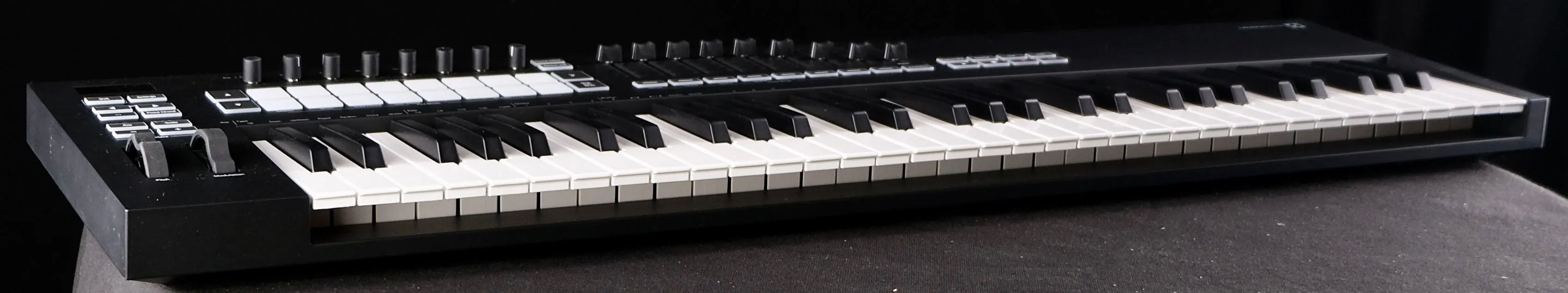 Novation Launchkey 61 (61-Key Midi Controller)