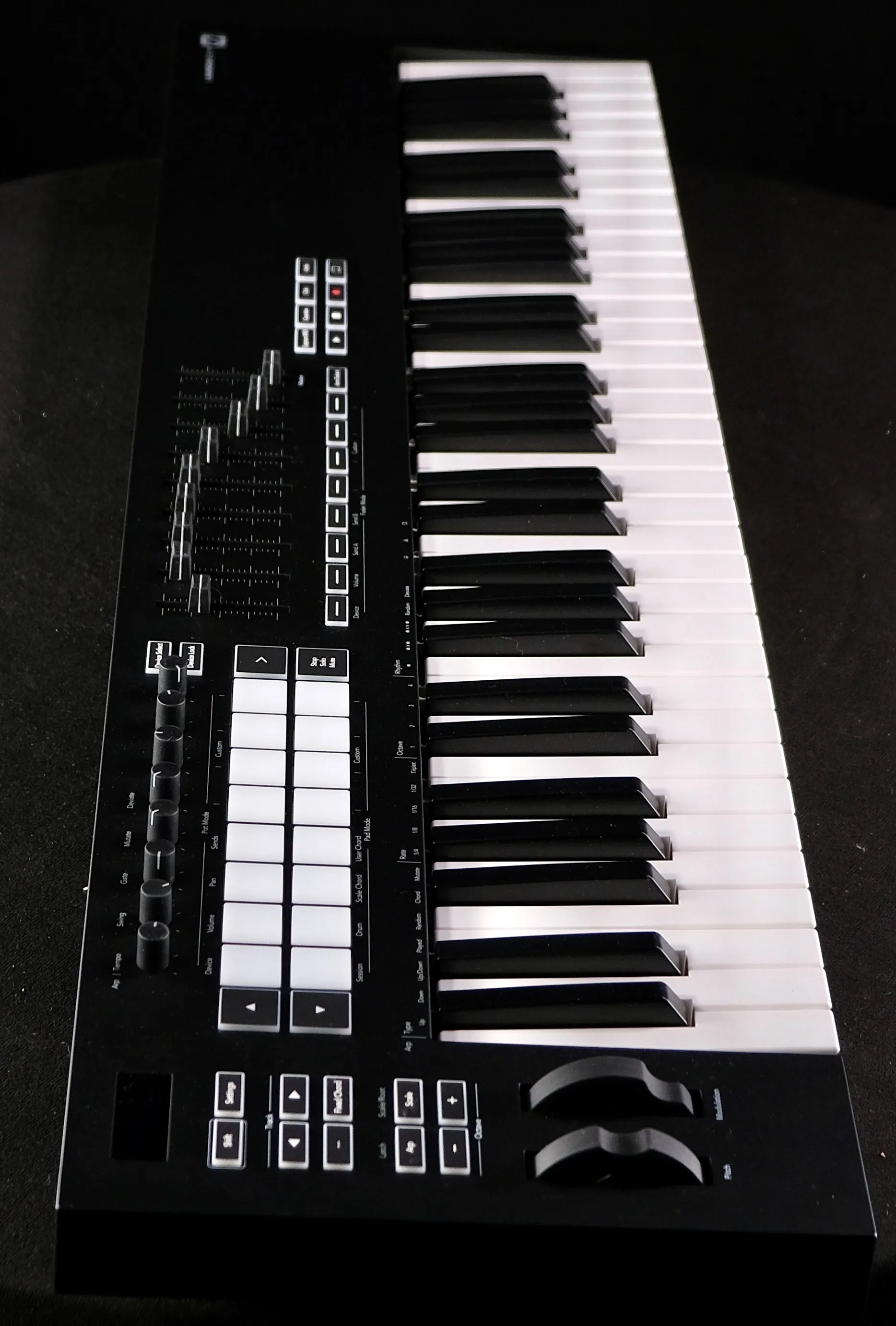 Novation Launchkey 61 (61-Key Midi Controller)